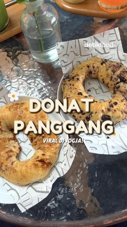 Video Donat Panggang hingga Pempek Enak di Kafe Estetik Jogja