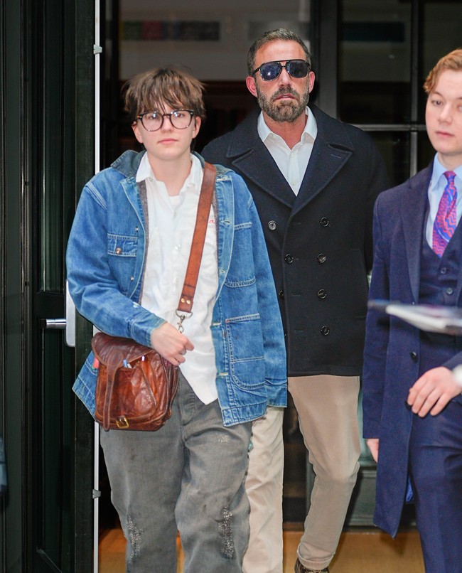 Ben Affleck dan Fin terlihat di publik usai menonton pertunjukan Broadway di Manhattan pada akhir Maret 2026. Foto: GC Images/XNY/Star Max