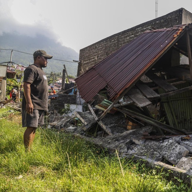 Gempa 7,6 Guncang Sulawesi Utara-Maluku Utara, Rumah Warga Rusak