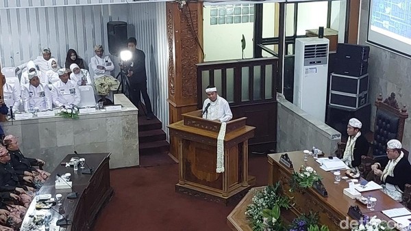 Dedi Mulyadi di HUT Cirebon: Budaya Harus Jadi Nilai Ekonomi