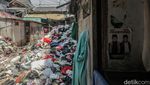 Gunungan Sampah di Rusunawa Tambora Picu Keluhan Warga