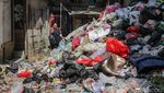 Gunungan Sampah di Rusunawa Tambora Picu Keluhan Warga