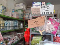 Harga Plastik Naik Gila-gilaan sampai Segini di Surabaya, Stok Terbatas