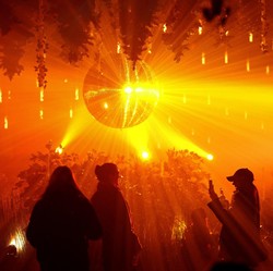 Instalasi Cahaya Memukau Hadir di Berlin