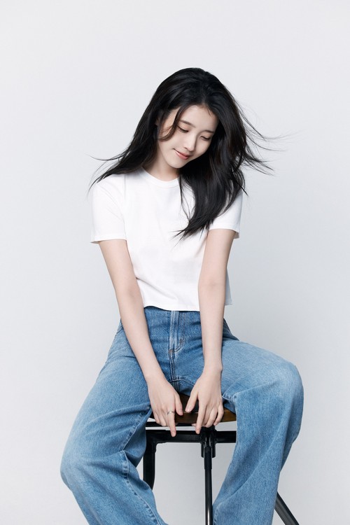 IU