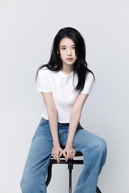IU