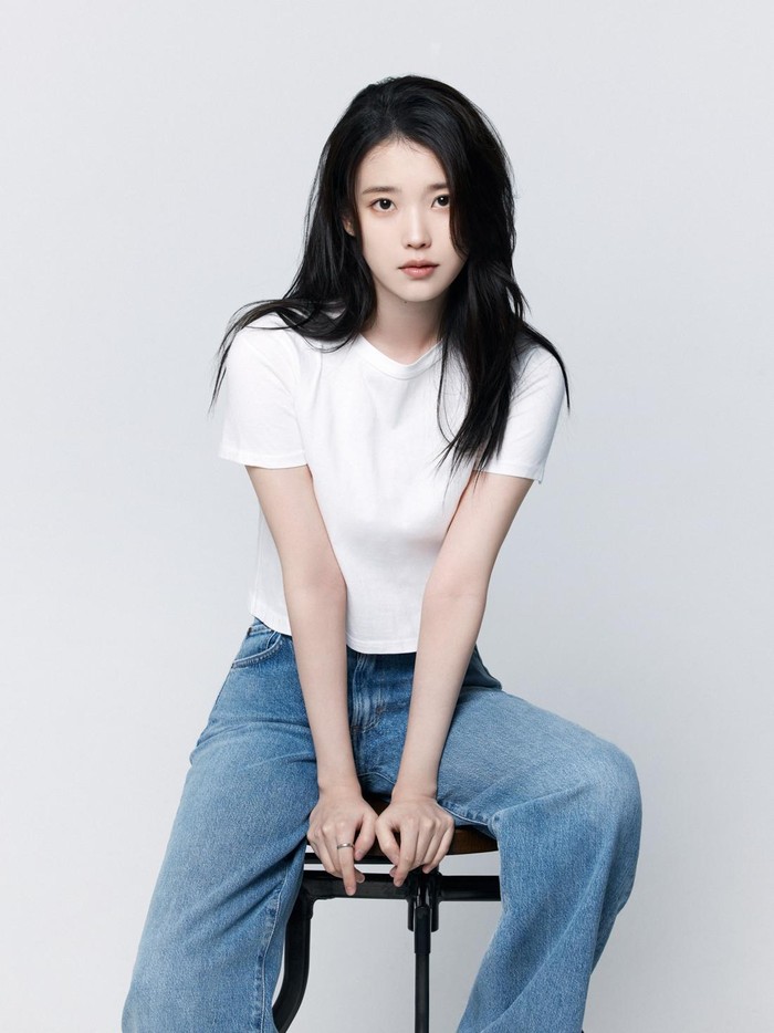 IU