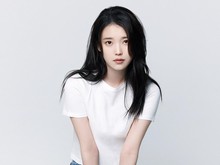 IU Tunda Comeback dan Konser karena Masalah Kesehatan