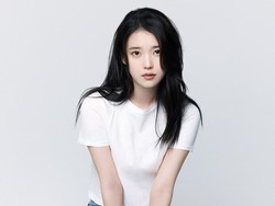 IU Tunda Comeback dan Konser karena Masalah Kesehatan