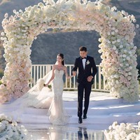 Jeffrey Kung adalah penyanyi asal Taiwan yang baru mempersunting sosialita Malaysia, Eunice Jaymie Tan. Perayaan cinta mereka digelar dua kali. Foto: Instagram