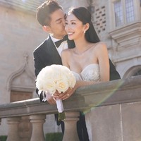 Sebelumnya pasangan tersebut sudah mendaftarkan pernikahan mereka secara sipil di Amerika. Kali ini, keduanya merayakannya secara mewah, termasuk dengan tradisi China. Foto: Instagram