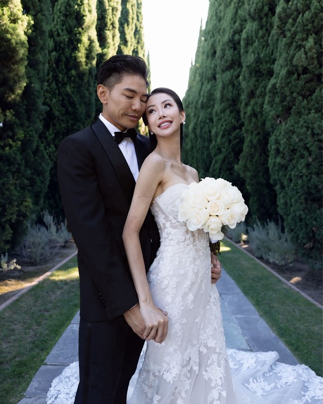 Jeffrey dan Eunice menggelar pesta pernikahan kedua mereka setelah resmi jadi suami dan istri pada 2024. Resepsinya kali ini digelar mewah di Putrajaya, Malaysia. Foto: Instagram