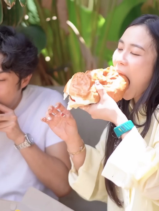 Cicip Aldis Burger, Jessica Jane: Murah Banget Sih!