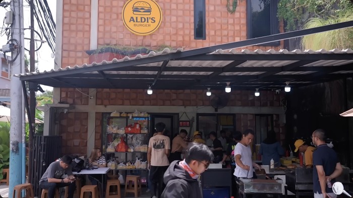 jessica jane cicip aldi's burger