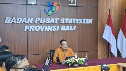 Kepala BPS Bali, Agus Gede Hendrayana Hermawan, saat rilis berita resmi statistik, Rabu (1/4/2026). (Fabiola Dianira/detikBali)