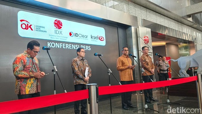 Kepala Eksekutif Pengawas Pasar Modal, Keuangan Derivatif, dan Bursa Karbon OJK, Hasan Fawzi