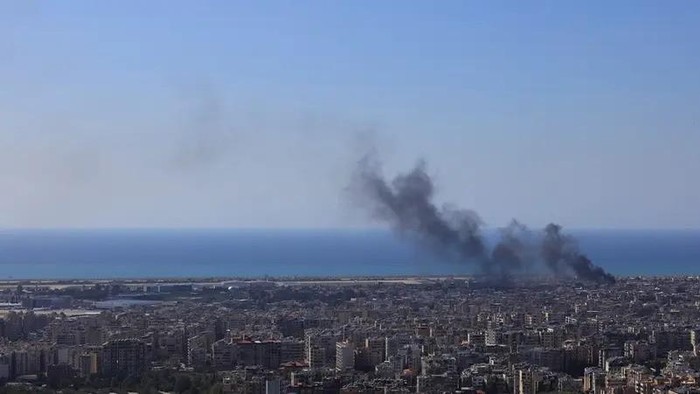 Smoke rises after Israeli strikes following an escalation between Hezbollah and Israel, amid the U.S.-Israeli conflict with Iran, in the southern suburbs of Beirut, Lebanon, March 17, 2026. (File photo: Reuters)