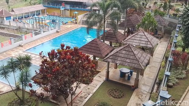 Kolam renang daei matabair alam di Kampung Nenggeng, bukti mata air di wilayah Desa Citaman masih terawat dengan baik.