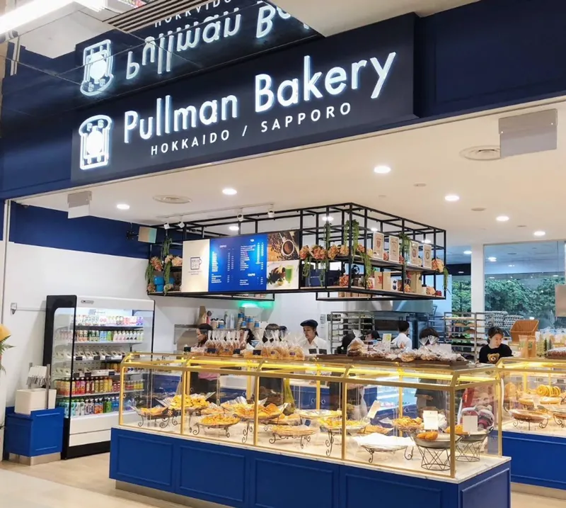 Lalat hinggap di kue Lalat hinggap di kue
