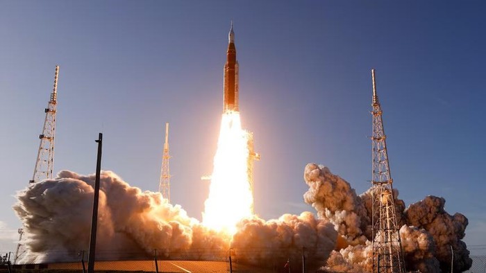 Misi Artemis II NASA berhasil diluncurkan dari Kennedy Space Center di Cape Canaveral, Florida. (Reuters: Joe Skipper)