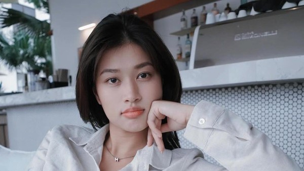 Paras Cantik Ratu Kecantikan yang Dikritik karena Tak Pakai Makeup di Film