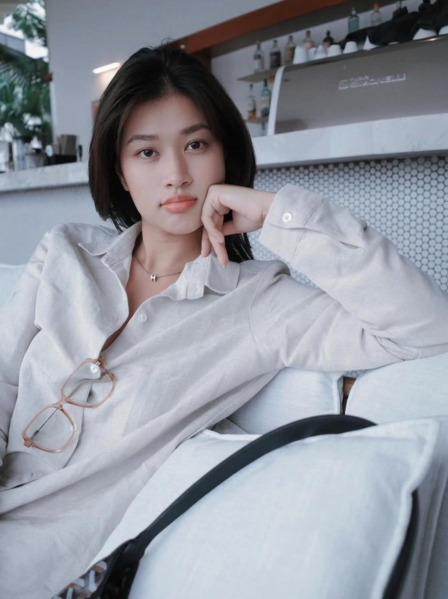 Paras Cantik Ratu Kecantikan yang Dikritik karena Tak Pakai Makeup di Film