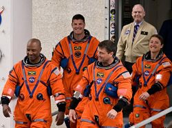 NASA Kirim 4 Astronaut Kelilingi Bulan