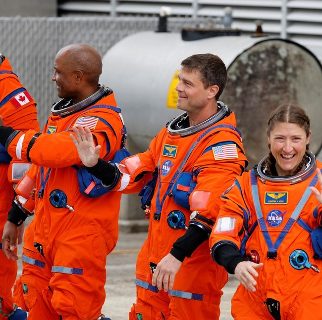 NASA Kirim 4 Astronaut Kelilingi Bulan