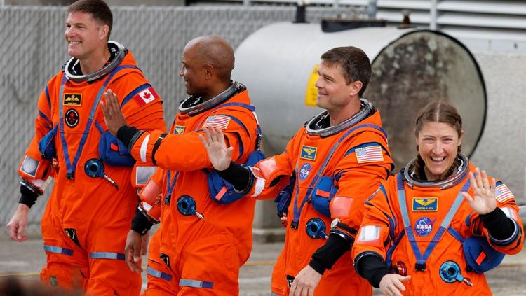 NASA Kirim 4 Astronaut Kelilingi Bulan