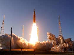 NASA Kirim 4 Astronaut Kelilingi Bulan