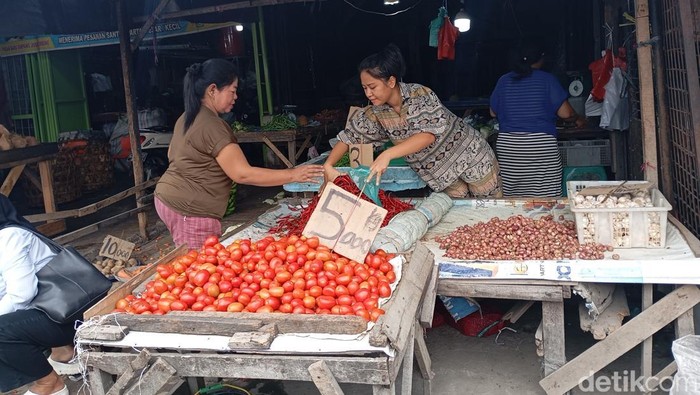 Pedagang cabai di Pasar Sukaramai Medan