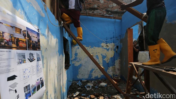 Penataan kawasan kumuh di Menteng Tenggulun resmi dimulai dengan dilakukannya renovasi rumah-rumah warga di permukiman padat tersebut. Program ini menjadi langkah awal pemerintah dalam meningkatkan kualitas hunian sekaligus menata lingkungan agar lebih layak dan nyaman.