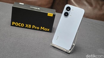 Poco X8 Pro Max menjadi smartphone pertama di dunia yang ditenagai chipset flagship terbaru Dimensity 9500s. Dibangun dengan fabrikasi 3nm, chipset ini memiliki efisiensi daya yang luar biasa. Kecepatan ini didukung penuh oleh RAM LPDDR5X 9600Mbps dan penyimpanan UFS 4.1, memberikan instant response pada setiap pengoperasian Foto: Adi FR/ detikINET