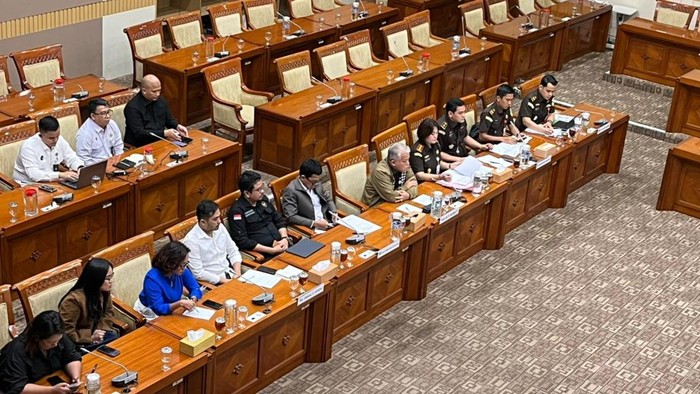 Rapat Komisi III DPR dengan Kajari Karo serta Amsal Sitepu (Anggi/detikcom)