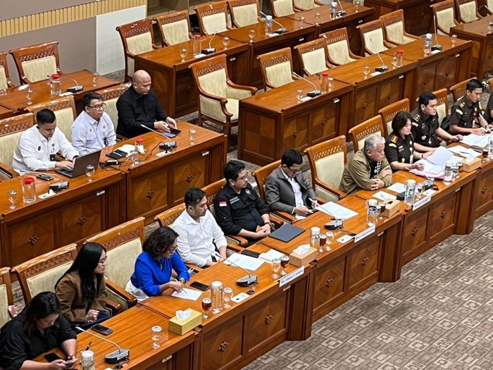 Rapat Komisi III DPR dengan Kajari Karo serta Amsal Sitepu (Anggi/detikcom)