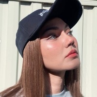 Potret Rina Nose Liburan ke Melbourne Bareng Suami, Memukau Usai Oplas Hidung