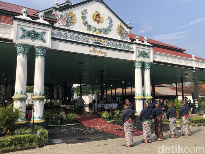 Peringatan HUT ke-80 Raja Keraton Ngayogyakarta Hadiningrat Sri Sultan Hamengku Buwono X kemarin berlangsung meriah.
