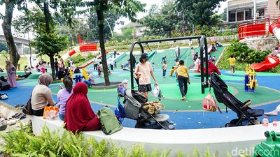 Taman Bendera Pusaka Ramai Pengunjung, dari Piknik hingga Olahraga