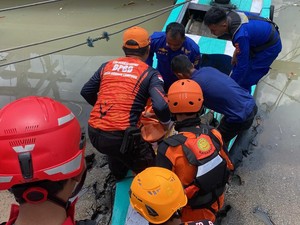 Detik-detik 2 Mahasiswi Unila Hanyut Terbawa Air Bah di Wira Garden Lampung