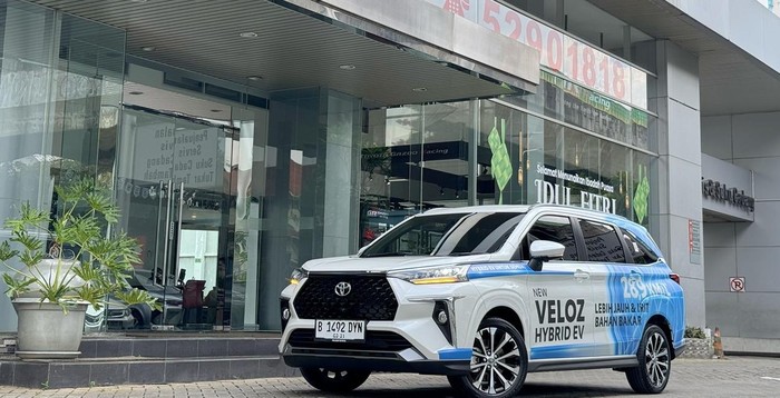 Toyota Veloz Hybrid