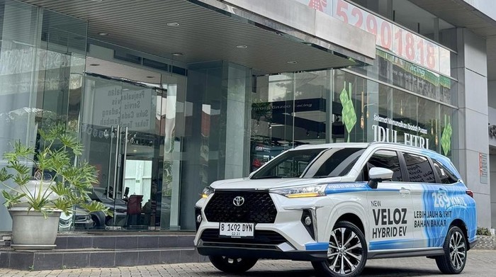 Toyota Veloz Hybrid