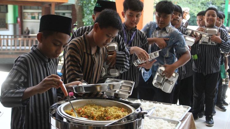 Uji Coba MBG di Malang Terapkan Sistem Prasmanan
