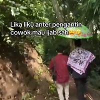 Viral! Pengantin Pria Terobos Hutan hingga Sawah Becek Demi Ijab Kabul