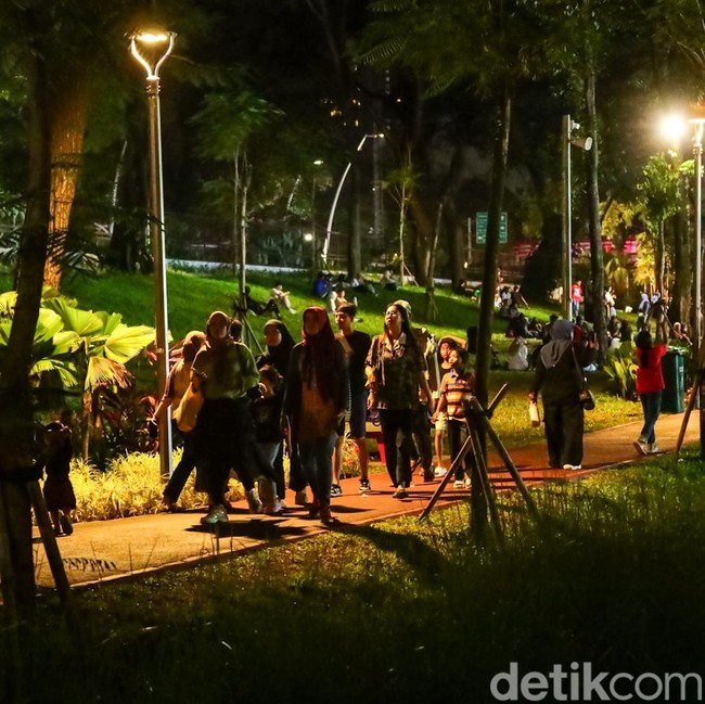 Buka 24 Jam, Taman Barito Kian Ramai Saat Long Weekend
