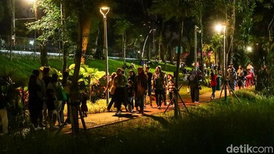 Buka 24 Jam, Taman Barito Kian Ramai Saat Long Weekend
