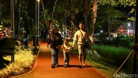 Keberadaan fasilitas, akses yang fleksibel, serta suasana yang nyaman menjadikan taman ini sebagai salah satu pilihan warga untuk menghabiskan waktu selama libur panjang.