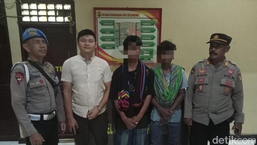Dua pelaku penganiayaan saat acara organ tunggal di Desa Sanolo, Kecamatan Bolo, Kabupaten Bima, NTB.