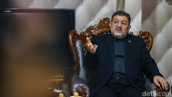Dubes Iran untuk Indonesia, Mohammad Boroujerdi bertemu Ketua Center for Dialogue and Cooperation among Civilizations (CDCC), Din Syamsuddin di Jakarta, Jumat (3/4/2026). Pertemuan membahas konflik negaranya dengan AS-Israel.