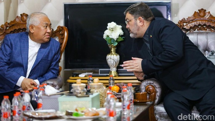 Dubes Iran untuk Indonesia, Mohammad Boroujerdi bertemu Ketua Center for Dialogue and Cooperation among Civilizations (CDCC), Din Syamsuddin di Jakarta, Jumat (3/4/2026). Pertemuan membahas konflik negaranya dengan AS-Israel.