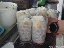 Cuma Rp 8 Ribu! Ini Es Goyobod Ude yang Legendaris di Garut Sejak 1970